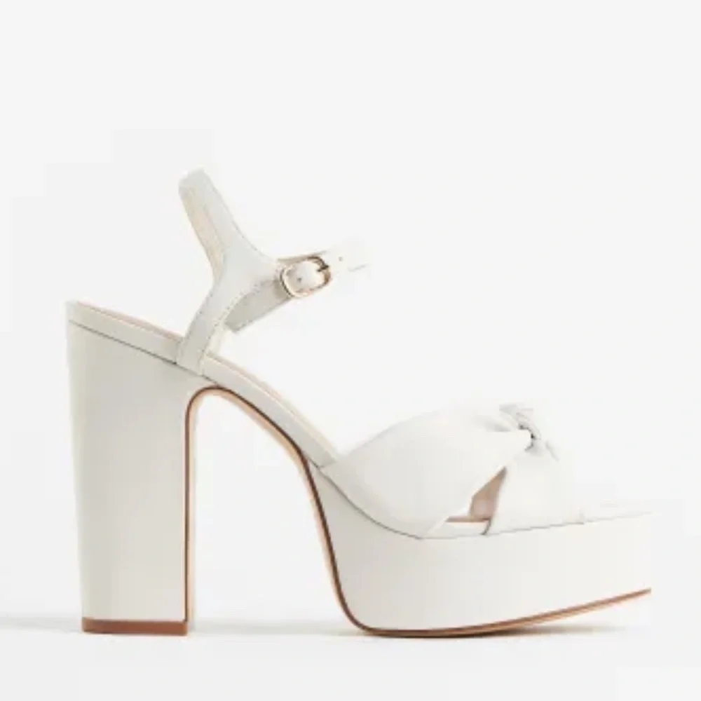 NEW Gianni Bini Hartliye Leather Knot Ankle Strap Platform Dress Sandals Sz. 10